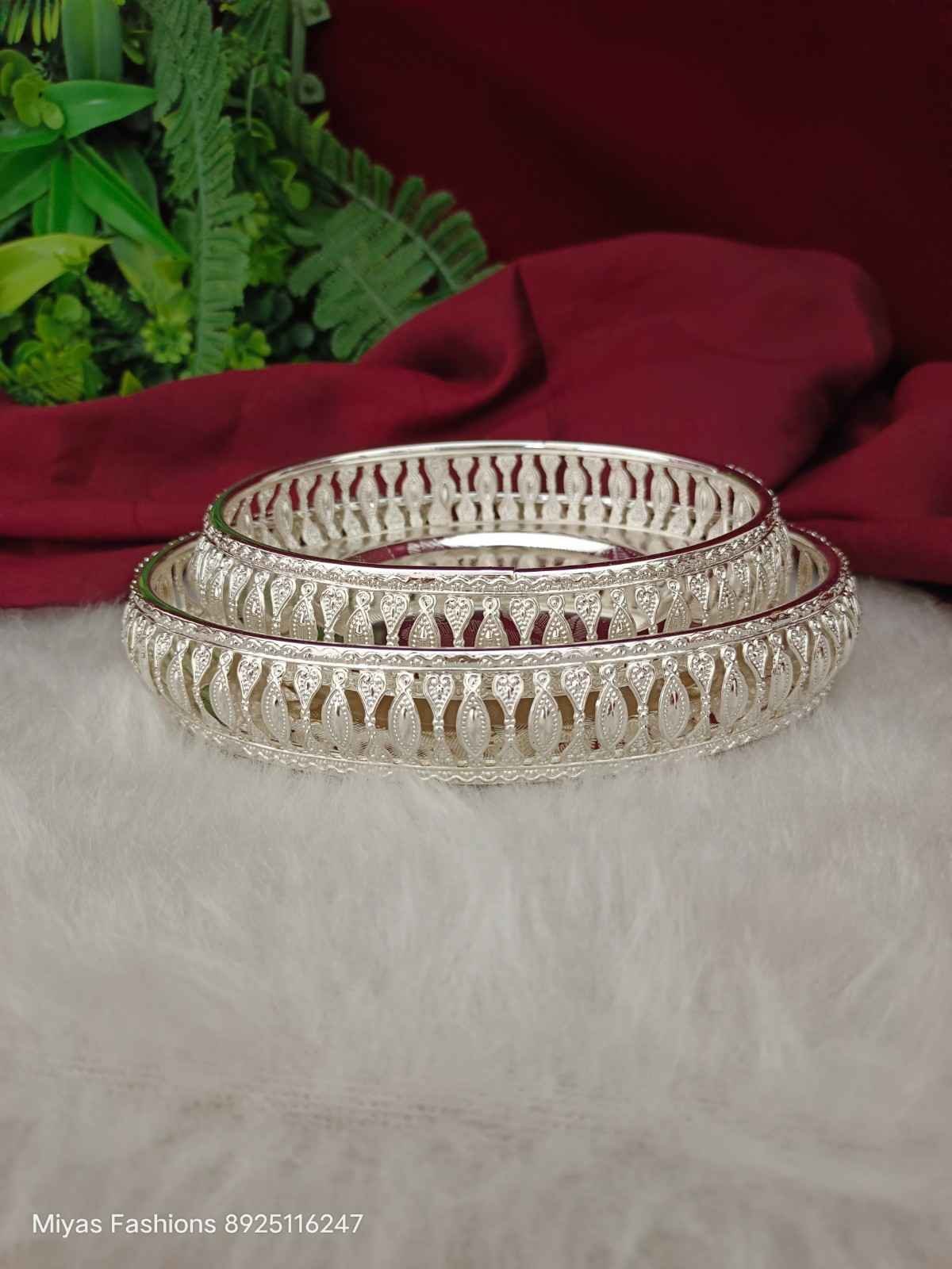 MIYGS019.jpg Oval Tray - Image 1